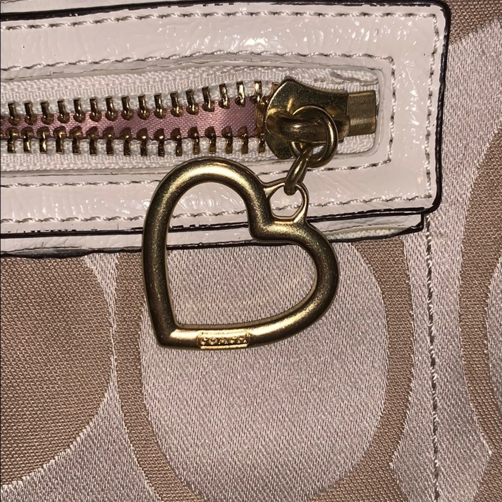 Coach purse - Picture 4 of 4